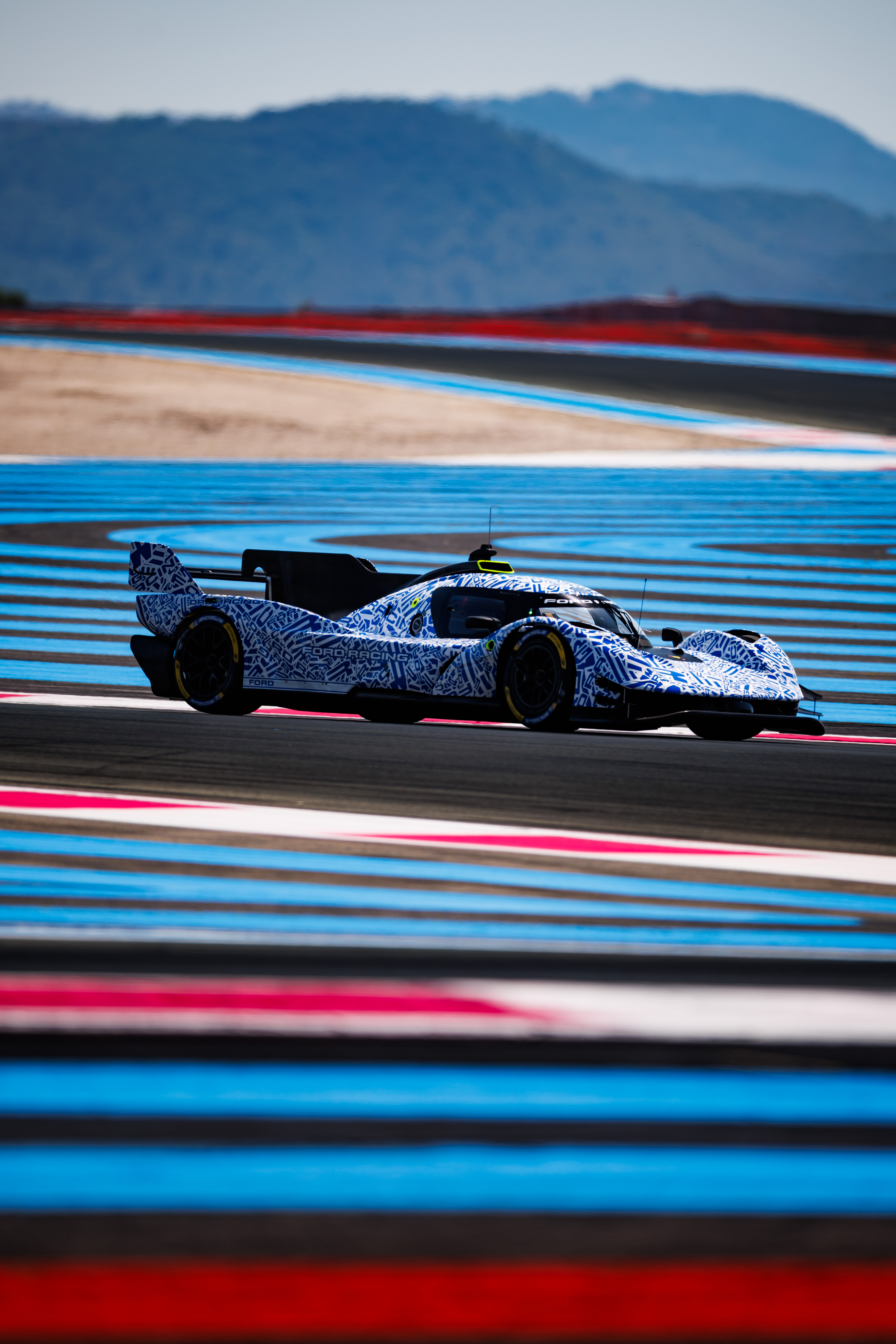 13_Ford_Hypercar_Test_PaulRicard26_081712160601645MS.jpg