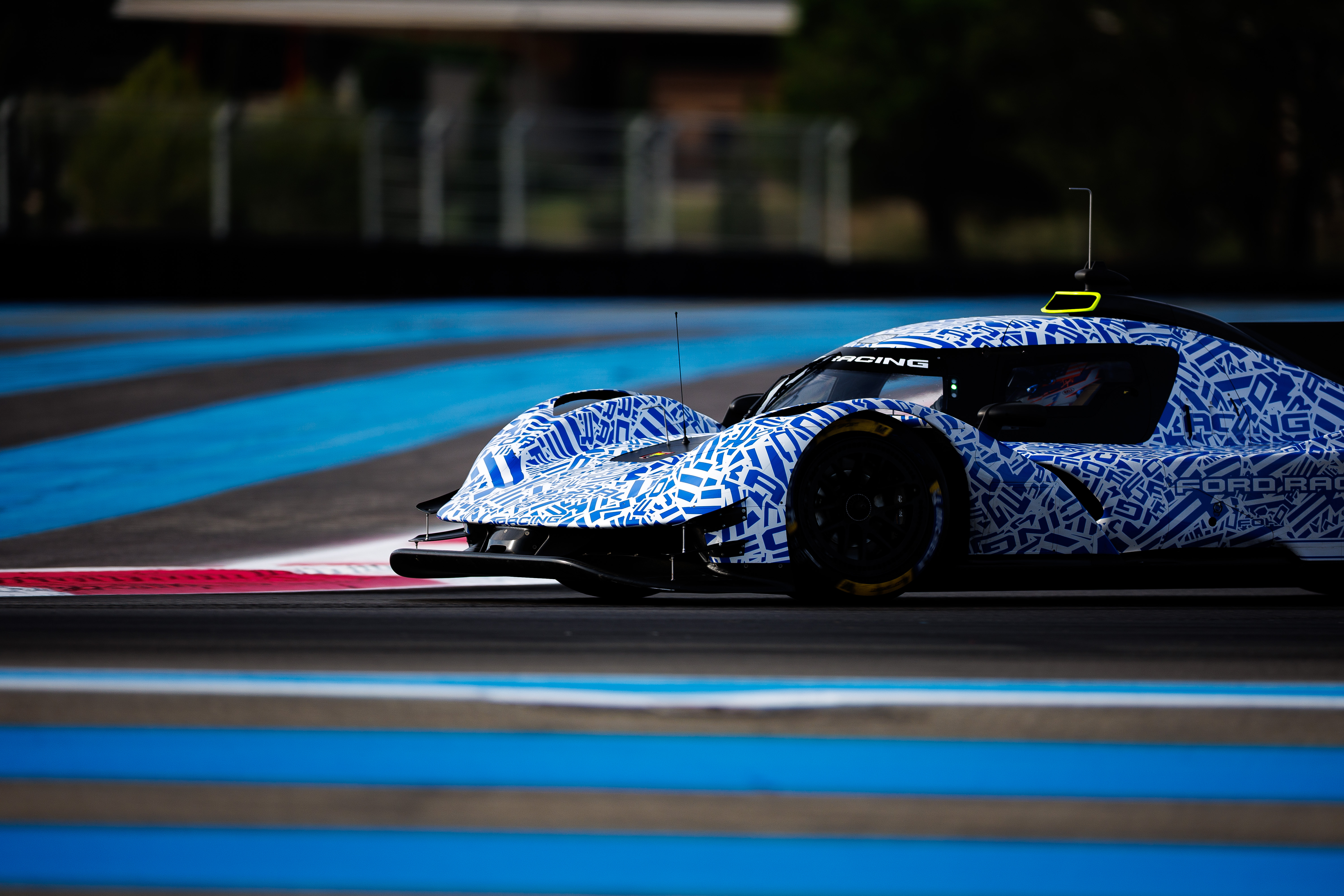 8_Ford_Hypercar_Test_PaulRicard26_081718145304428MS.jpg